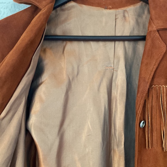 Vintage Caramel Suede Leather Fringe Western Jacket with Snap Closure - Picture 11 of 13